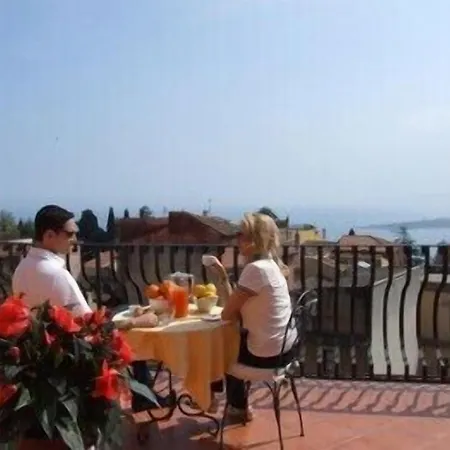 Mamma Maria Bed & Breakfast 3*