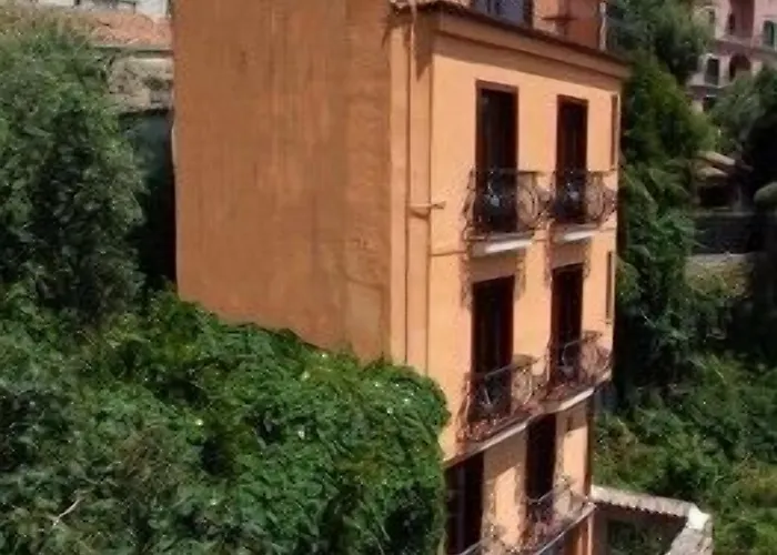 Mamma Maria Bed and breakfast 3*